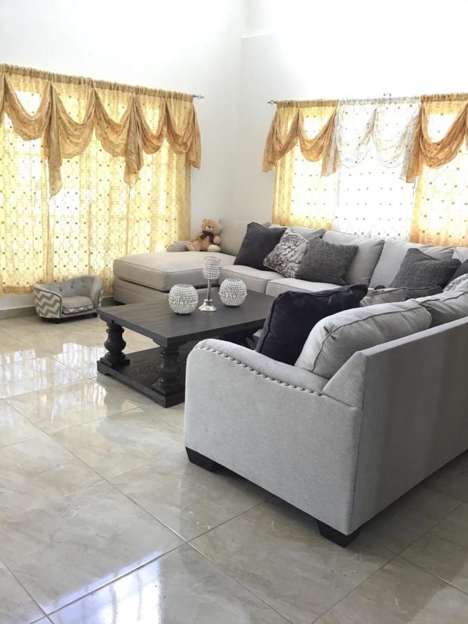Villa Nilsa Baní Esterno foto